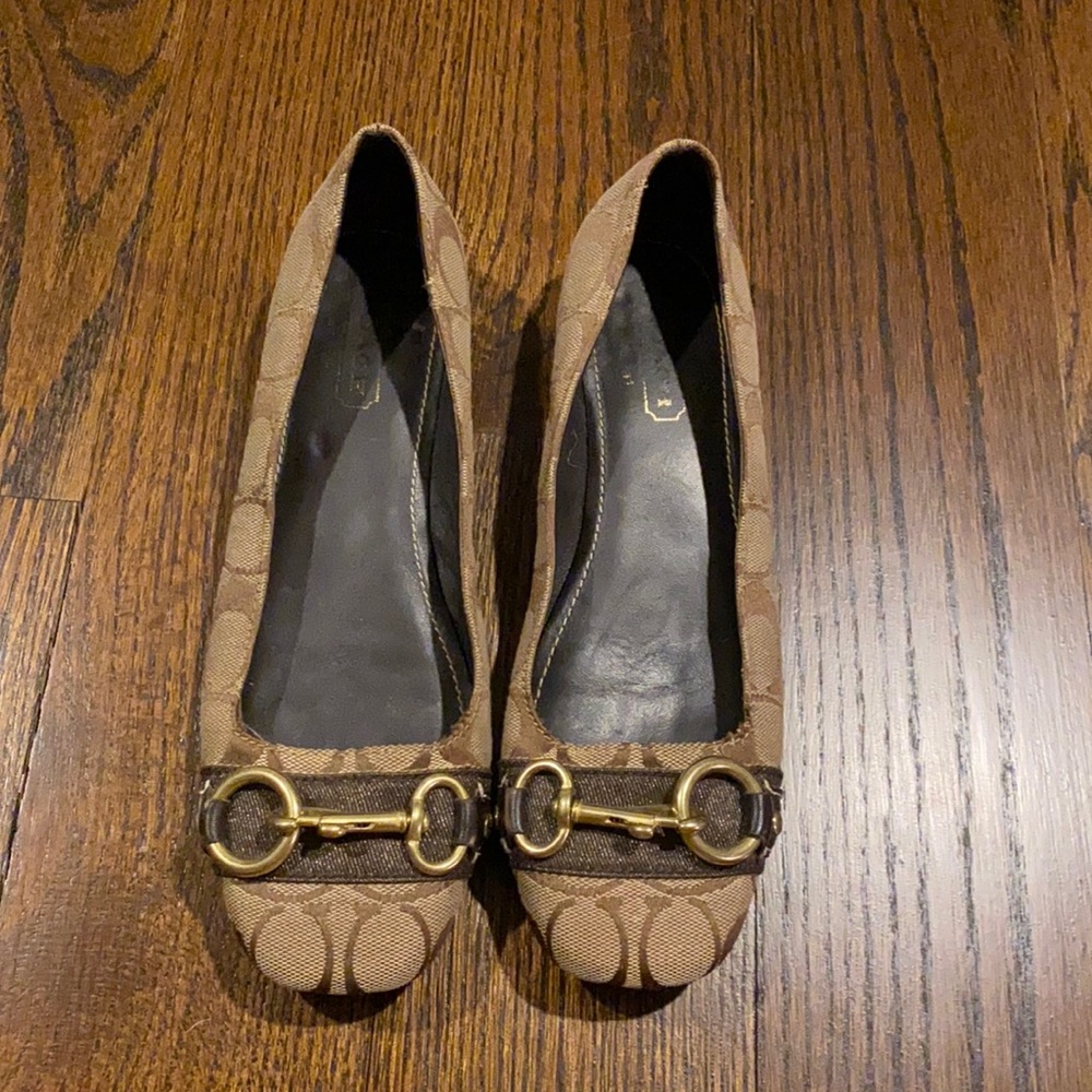 Signature Coach Flats
